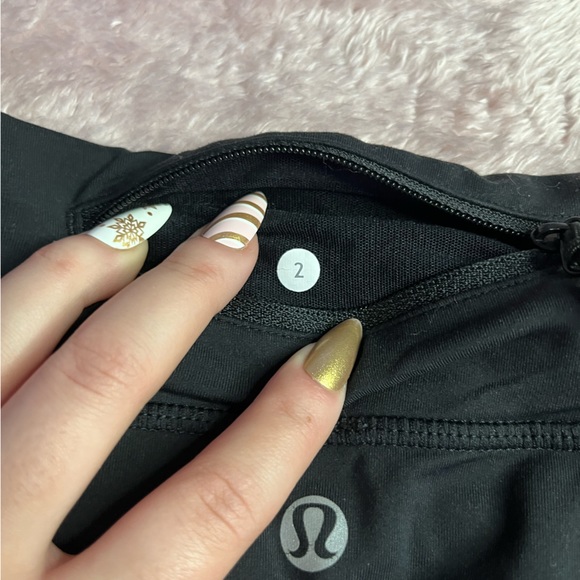LULULEMON SHORT - Picture 3 of 3